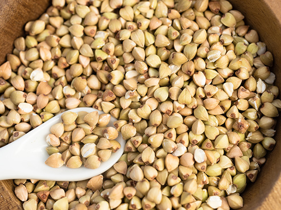 Зеленая гречка: чем она полезна и как её употреблять