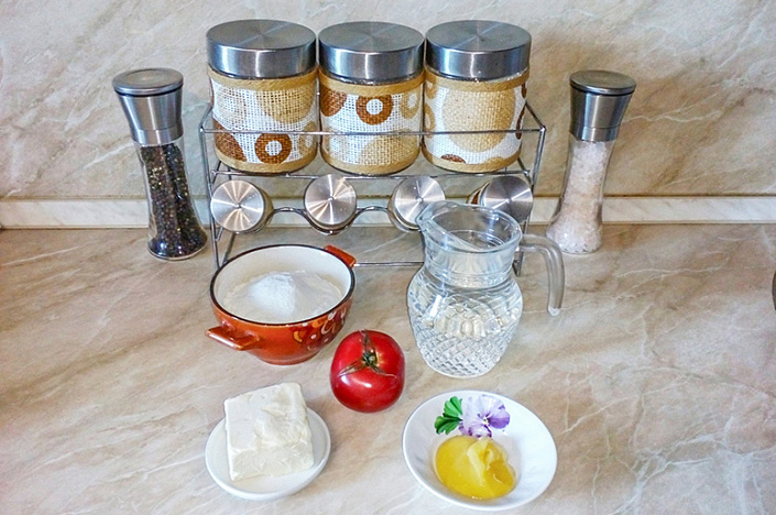 ингредиенты вегетарианского томатного соуса