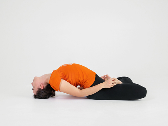 Матсиасана (в Падмасане)