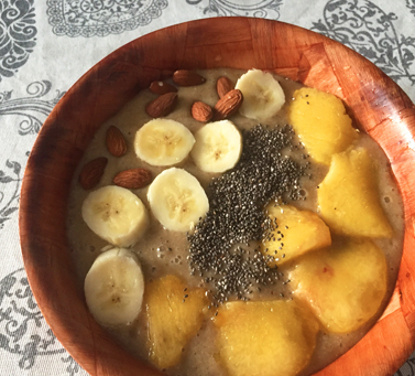 Смузи персиковый в чаше