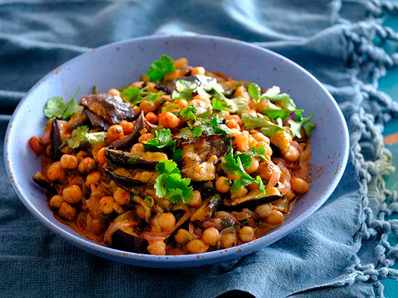 Баклажаны с нутом