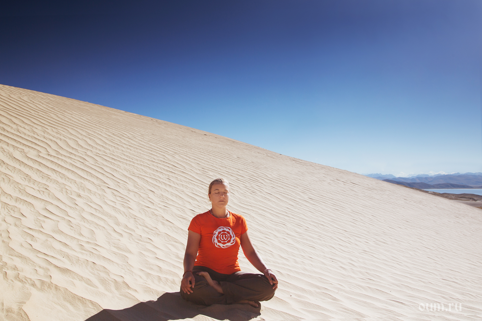 Медитация зачем. Песок для медитации. Медитативный песок.