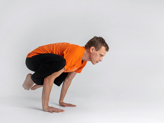 Баканасана для начинающих