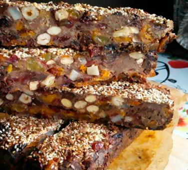 Пирог из льняной муки с сухофруктами