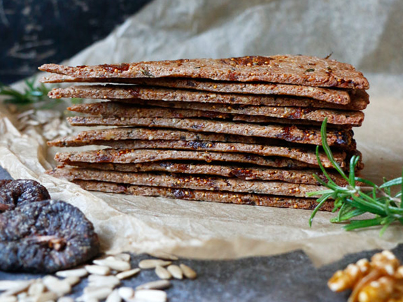 Ореховые хлебцы с инжиром