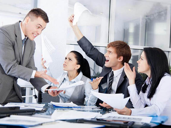 Суть спора: поиск истины или игра эго?