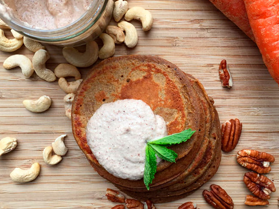 Морковные блинчики с кешью кремом