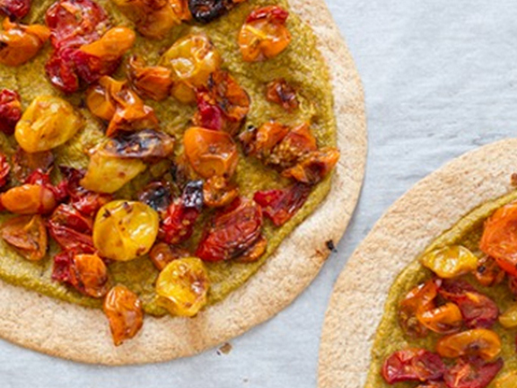 Простая пицца с помидорами