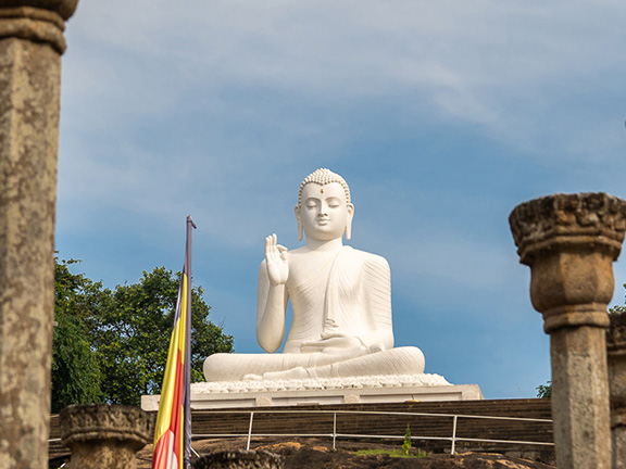 Бодхисаттвы: путь служения и просветления