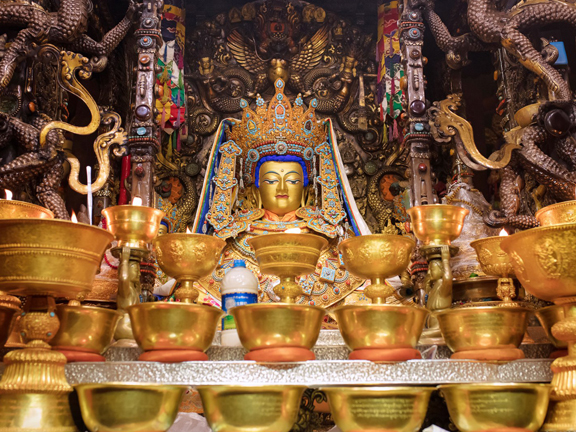 Будда, подношения воды, алтарь, Джово Шакьямуни, Джово, Тибет