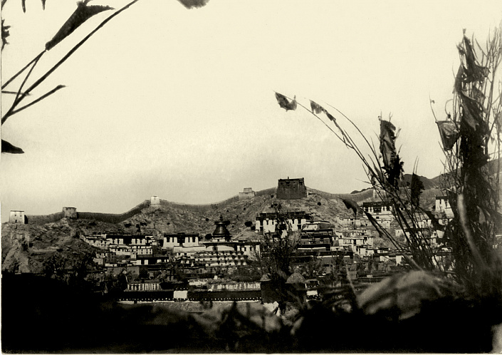 крепость Гьян-Цзе фото