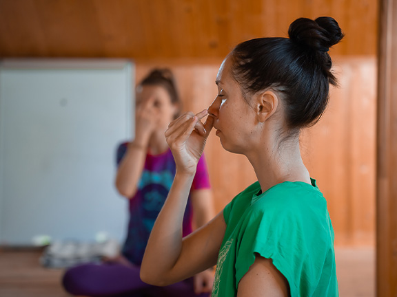 Анулома-вилома-пранаяма: дыхательная техника для баланса и здоровья