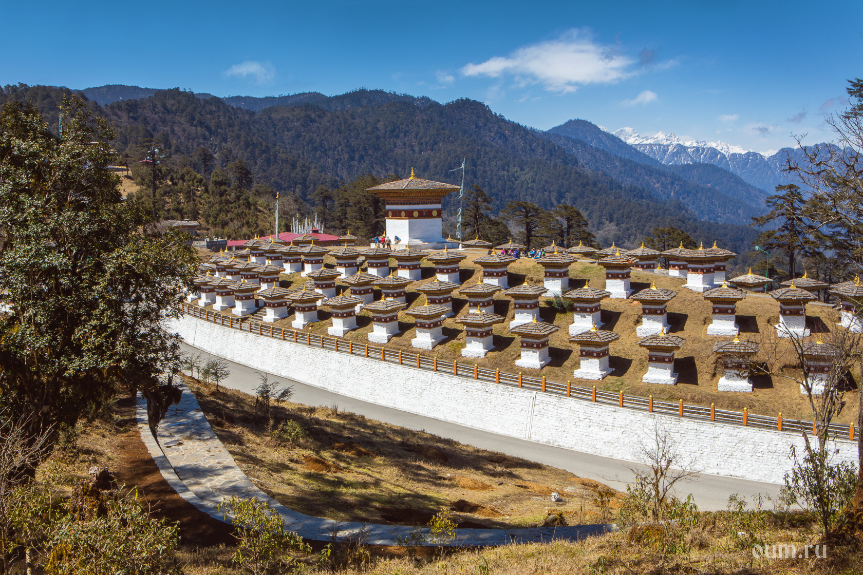 Бутан состояние. Великий бутан. Бутан путеводитель. Бутан парк Манос. Бутан инфраструктура.