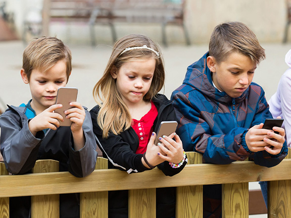 Гаджет-зависимость и почему Стив Джобс запрещал своим детям айфоны