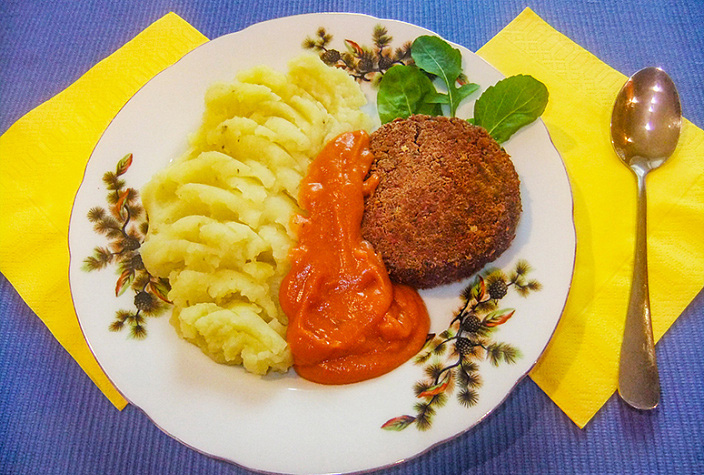 вегетарианская котлета, пюре