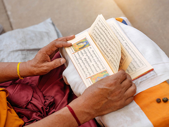 Священные тексты буддизма: Трипитака, сутры и что читать начинающим