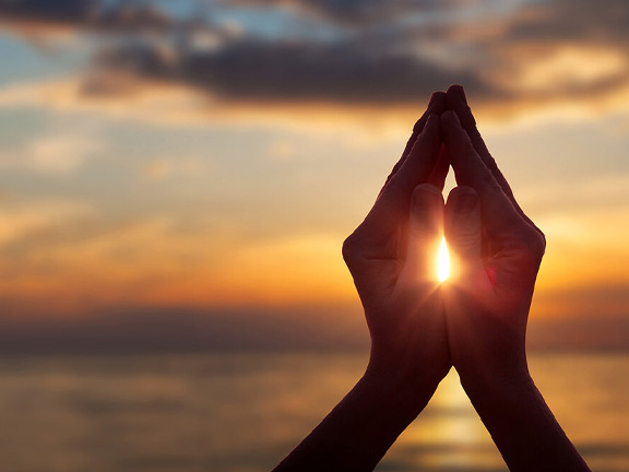 солнце в намасте, море, закат, рассвет