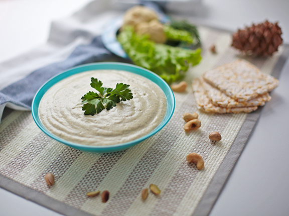 Веганский сырный соус на основе орехов и семечек