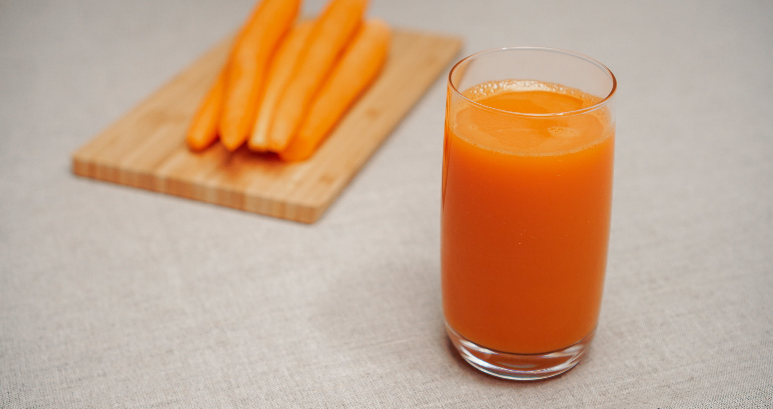 Свежевыжатый морковный сок полезные свойства и противопоказания thumbnail