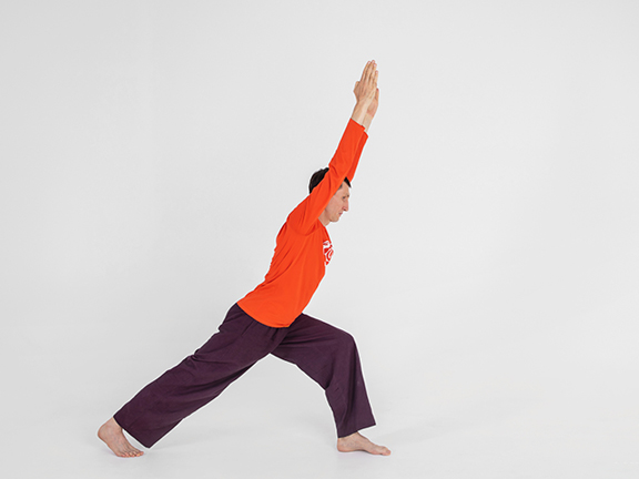 Вирабхадрасана вариация с наклоном корпуса вперёд, Андрей Верба|