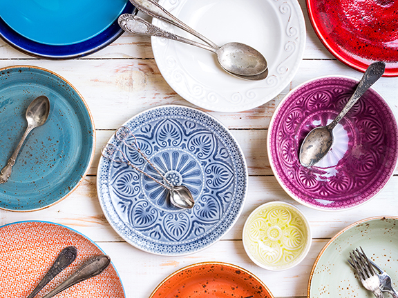 тарелки с ложками