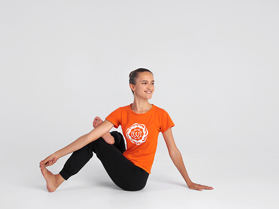 Ардха Агнистамбхасана в Ардха Йогадандасане|