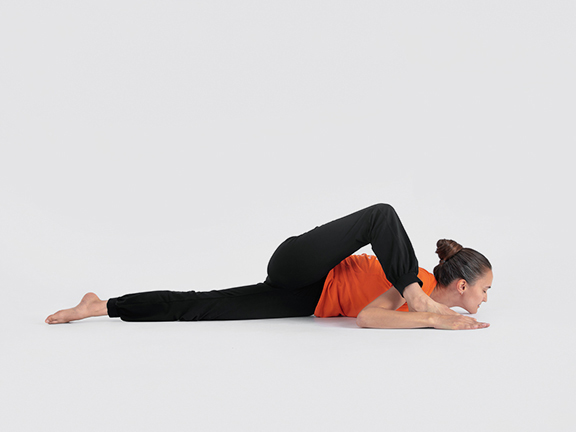 Уттана Приштхасана (Поза ящерицы): полный вариант