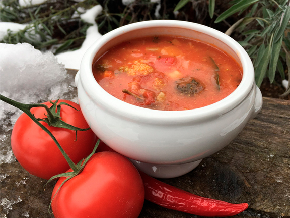 Томатный пряный суп с нутом