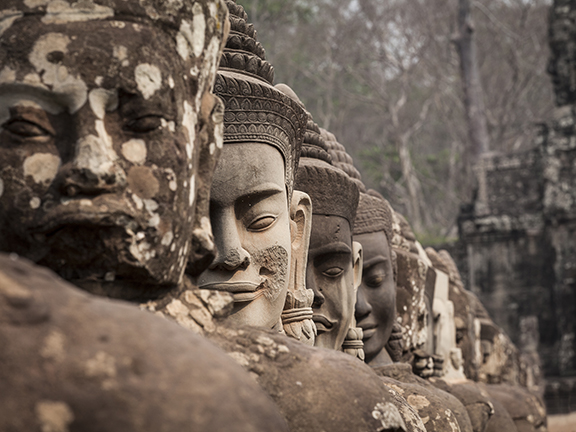 Монах в каменном одеянии