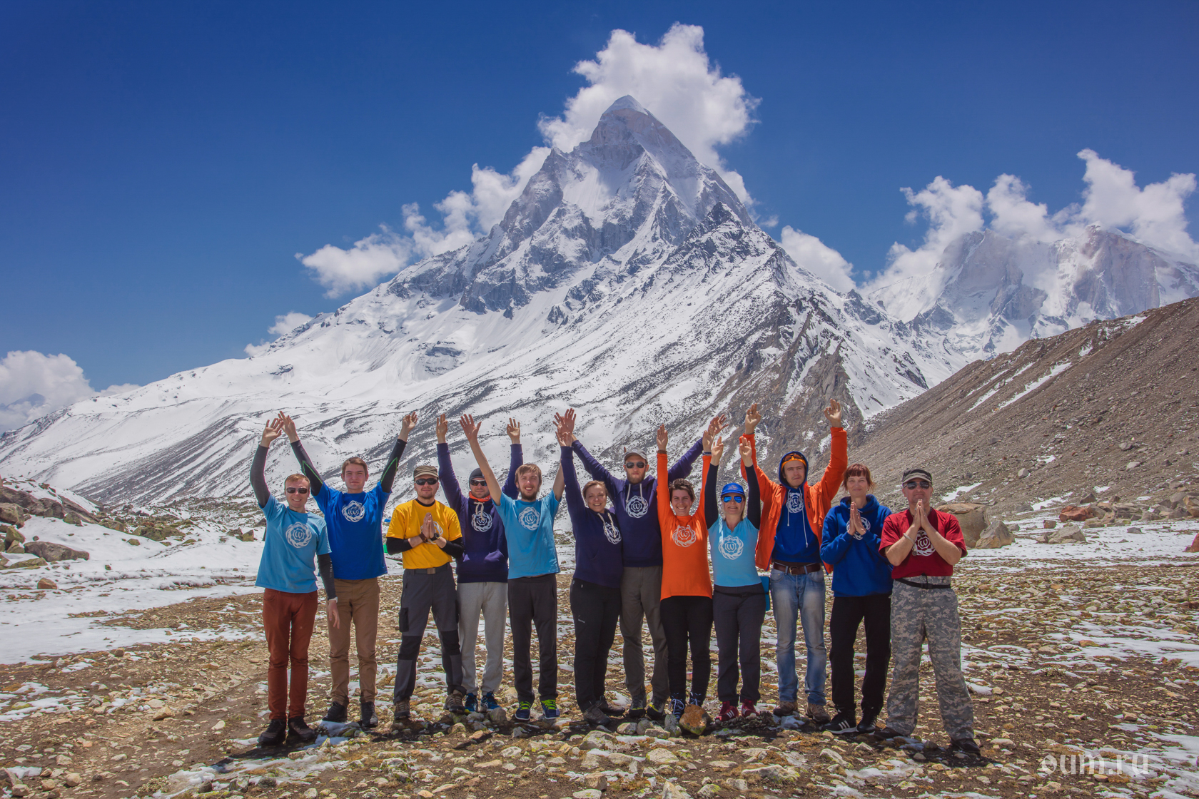 Гималаи сайт. Тур Индия Гималаи. Йога тур Гималаи. Экскурсия в Гималаи. Йоги в Гималаях.
