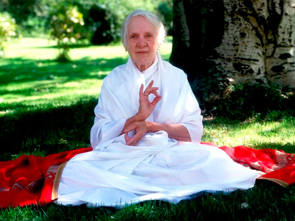 индра деви с мудрой