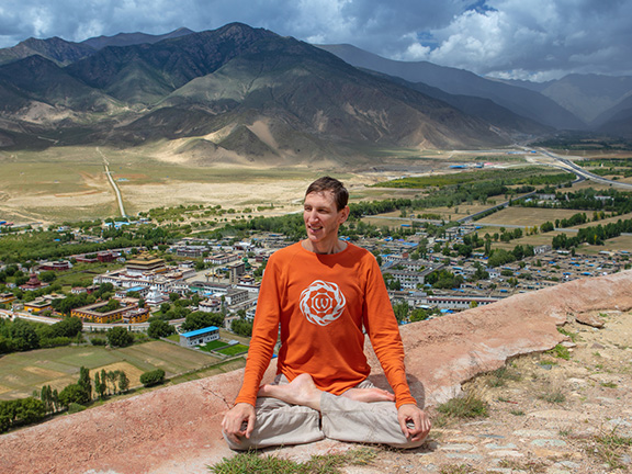 йог в падмасане, йог в позе лотоса