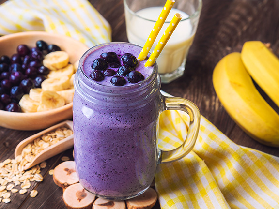 Смузи ягодный с творогом