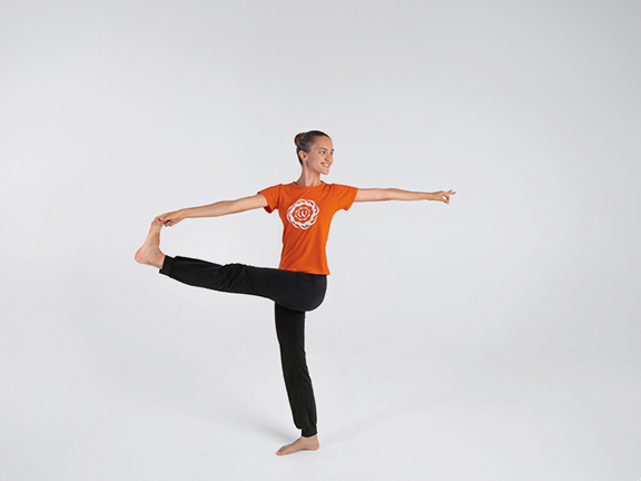 Паривритта Урдхва Эка Хаста Уттхита Хаста Пада Дандасана