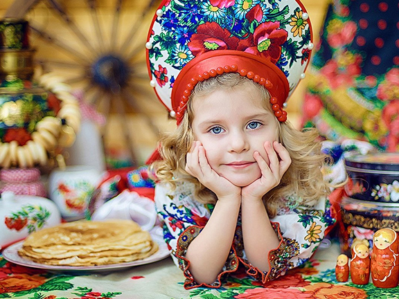 девочка и блины, масленица