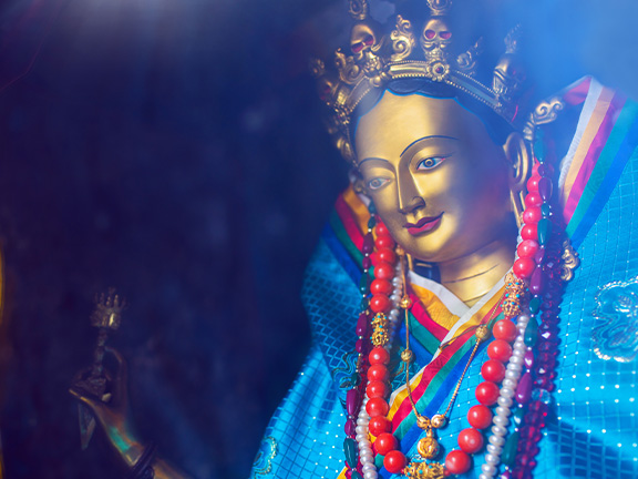 Еше Цогьял, история жизни