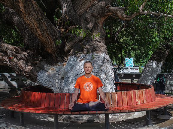 Плавини пранаяма — проглатываемое дыхание