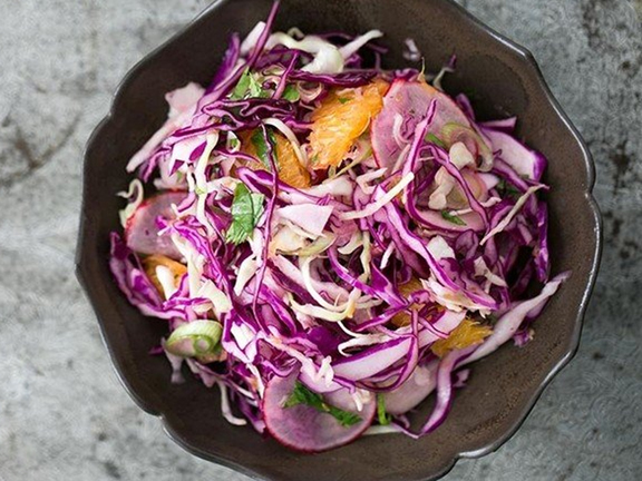 Цитрусовый капустный пряный салат