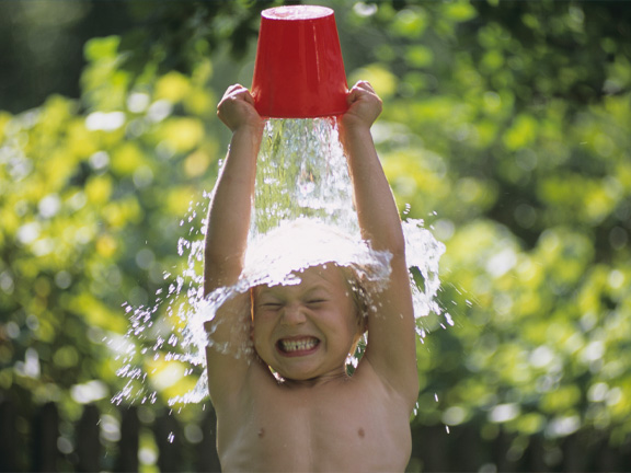 Обливание холодной водой: нюансы и детали