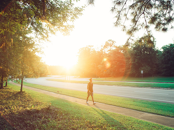 Враджана-пранаяма: как превратить обычную ходьбу в мощную практику йоги