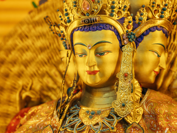 Авалокитешвара: воплощение безграничного сострадания в буддизме