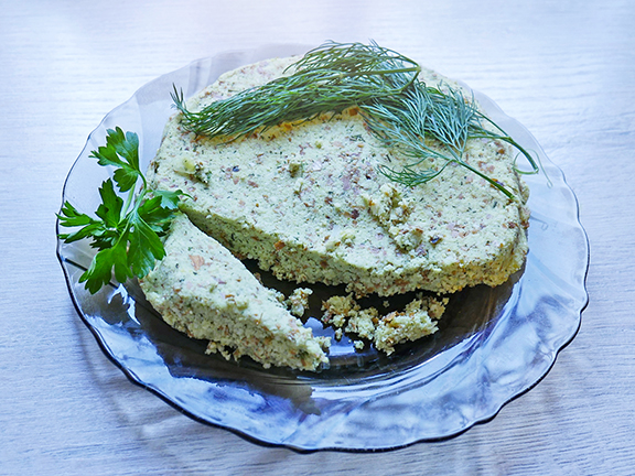 Веганский сыр из абрикосовой косточки