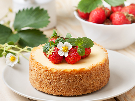 пироженое с клубникой