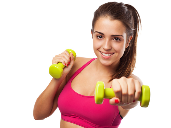 девушка с гантелями
