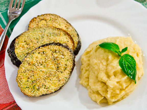 Баклажан - стейк с пюре из сельдерея