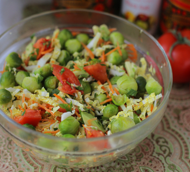 Теплый салат с брюссельской капустой