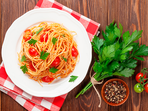 Паста с домашним томатным соусом