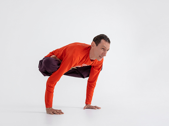 Урдхва Куккутасана