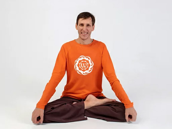 Занятия по хатха-йоге и медитации в центре «Пранам» с Андреем Верба