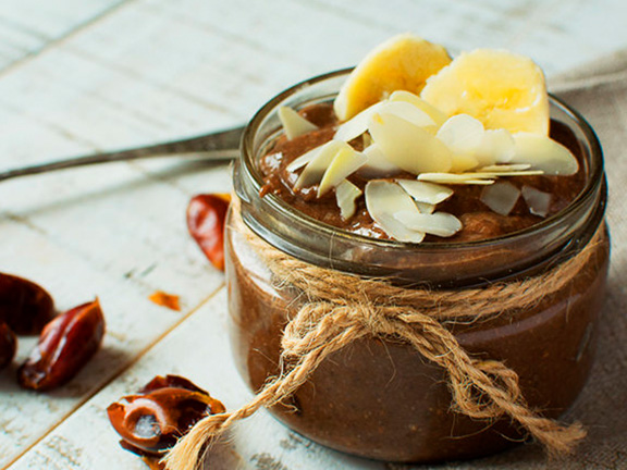 Чиа пудинг с финиками